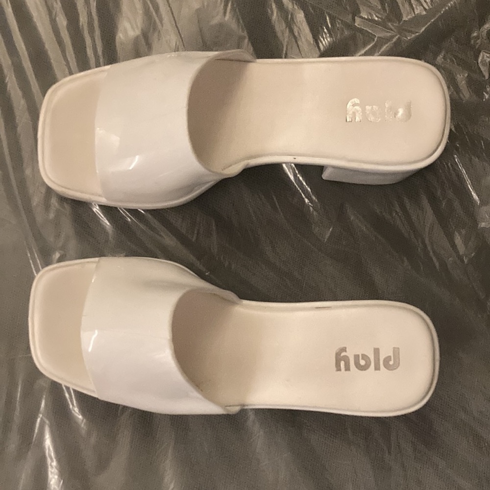 Heels - Picture 2 of 4